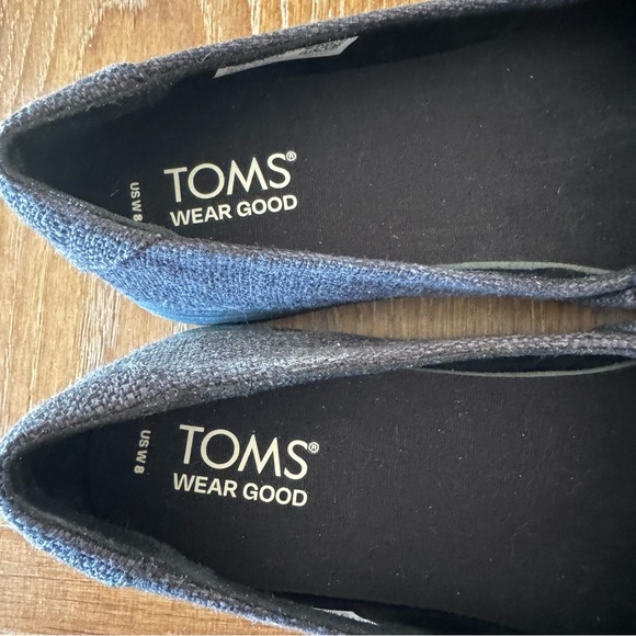 LIKE NEW Tom’s Kameron all black slip on sneakers 8 - Picture 9 of 13